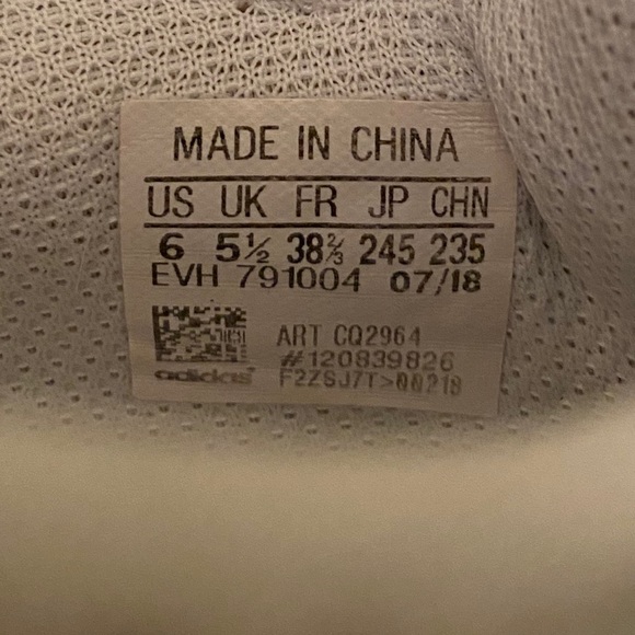 Adidas - Picture 10 of 10